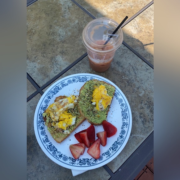 Meet Me!! 🤍✨ - Picture 4 of 7